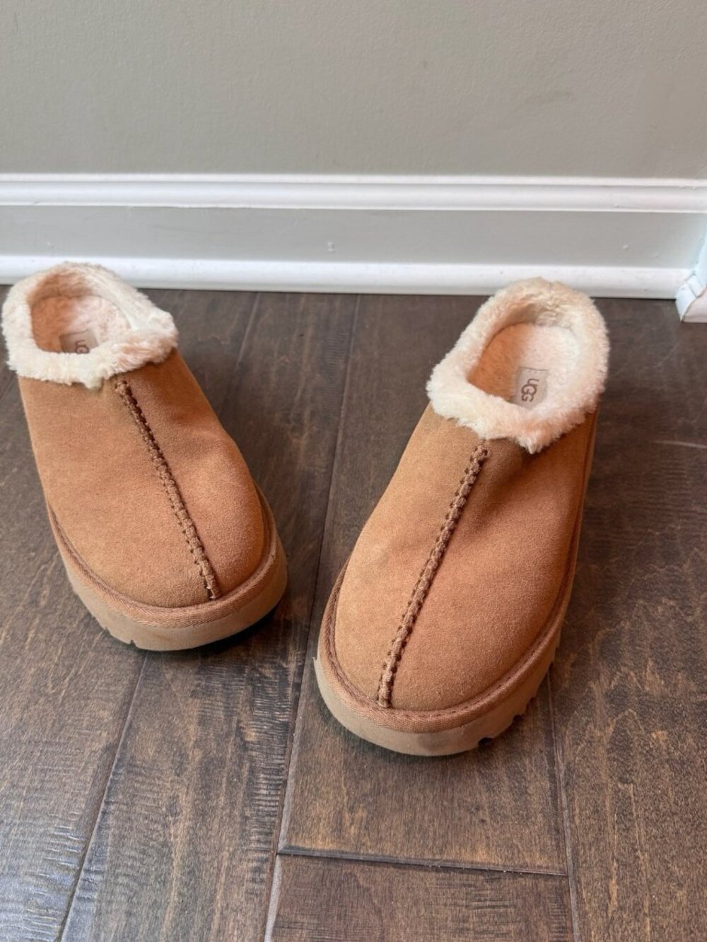 UGG Women's New Heights Cozy Clog Chestnut Suede Slippers Size 9